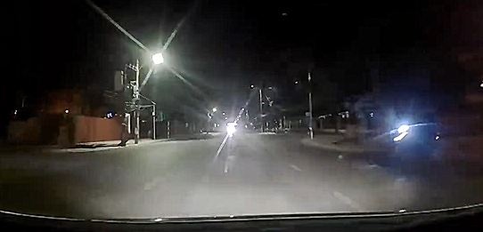 Xe may bang qua duong nhanh nhu Flash hinh anh