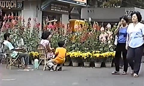 Khong khi cho hoa Tet Sai Gon nhung nam 90 hinh anh