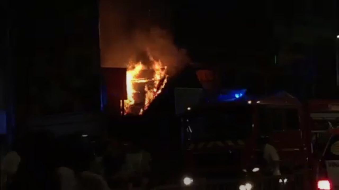 Clip chay nha o Go Vap vao ngay mung 2 Tet hinh anh