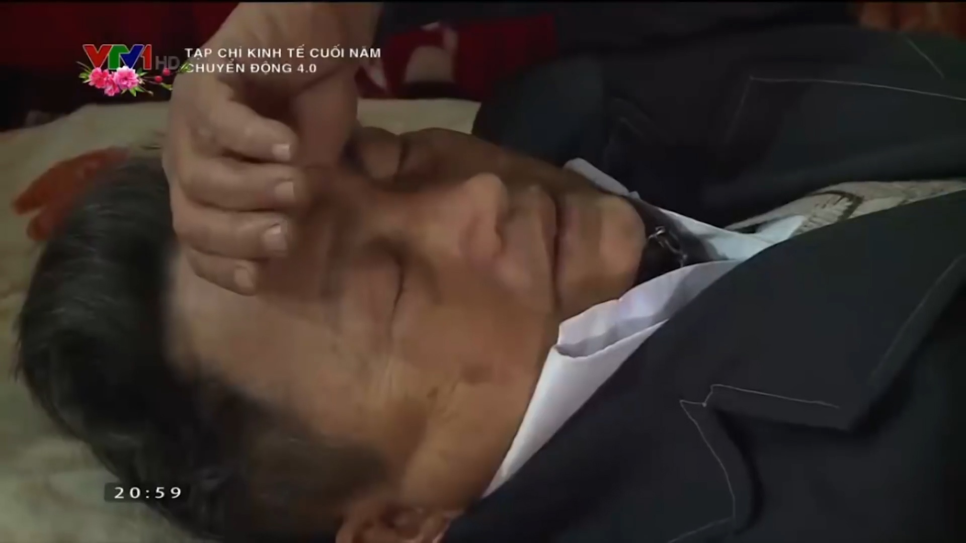 Mat nha, mat hanh phuc vi dau tu tien ao hinh anh