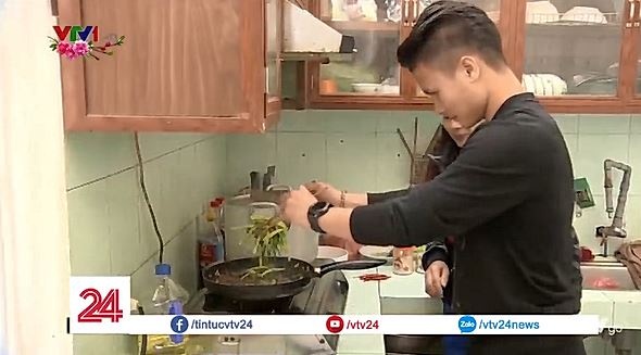Dau nam vao bep cung Quang Hai U23 Viet Nam hinh anh