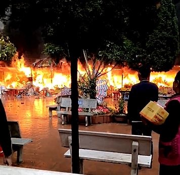 Clip chay den tho Mau mung 5 Tet nghi do no binh ga hinh anh