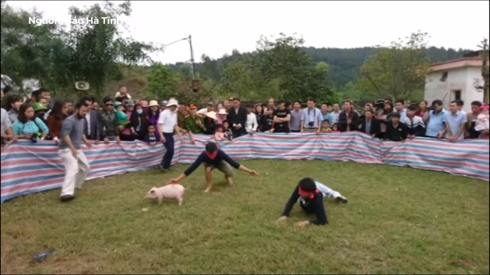 Tro choi Bit mat bat lon tai hoi chua hinh anh