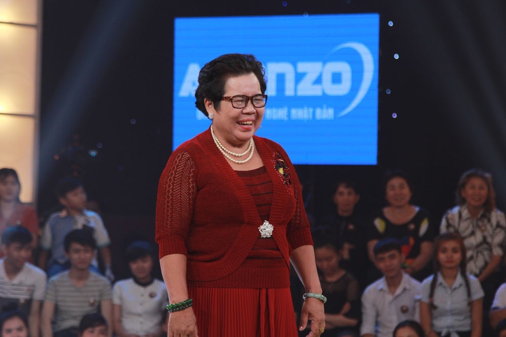 Ba che hat doi giong khien Tran Thanh, Truong Giang cuoi lan lon hinh anh