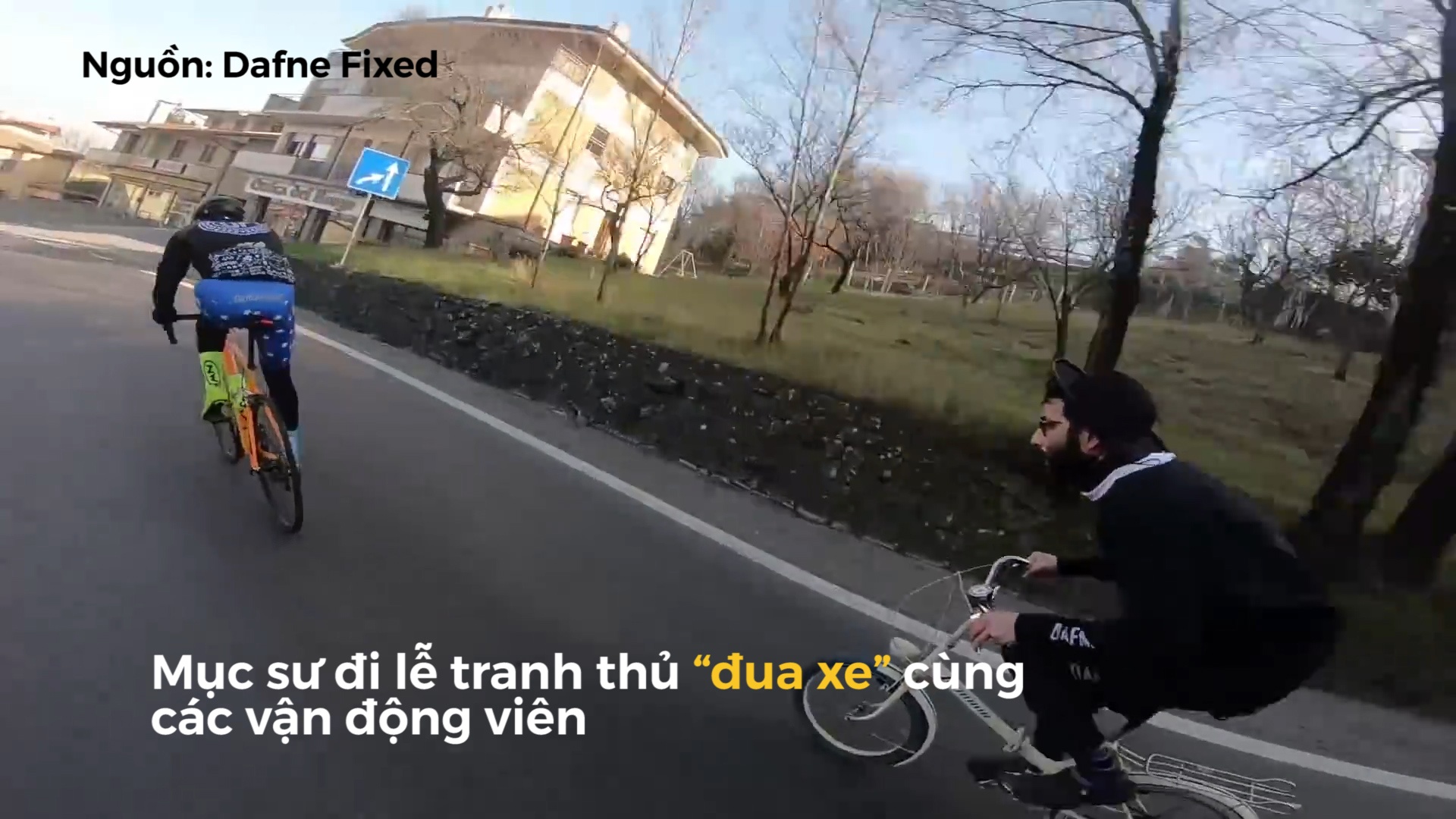 Muc su 'tranh thu' dua xe dap cung cac van dong vien hinh anh