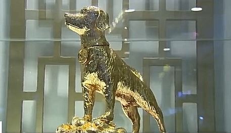 Vang hinh cho, nu trang duoc san mua ngay Than Tai hinh anh