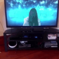 Con ma dang so trong 'The Ring' buoc ra man hinh nho cong nghe VR hinh anh