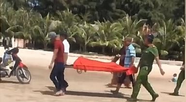 Nguy hiem do xoay nuoc mua gio nghich hinh anh