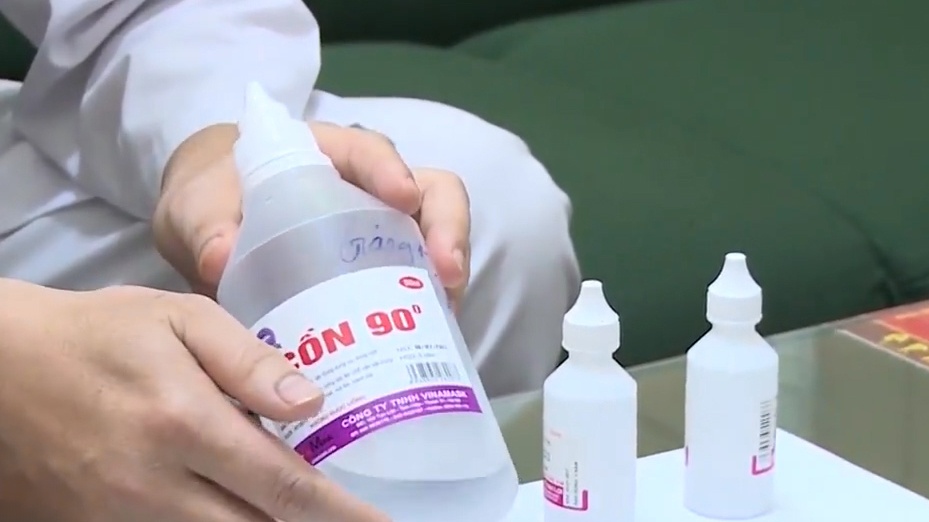 Nguy co nhiem trung tu con y te doc hai hinh anh