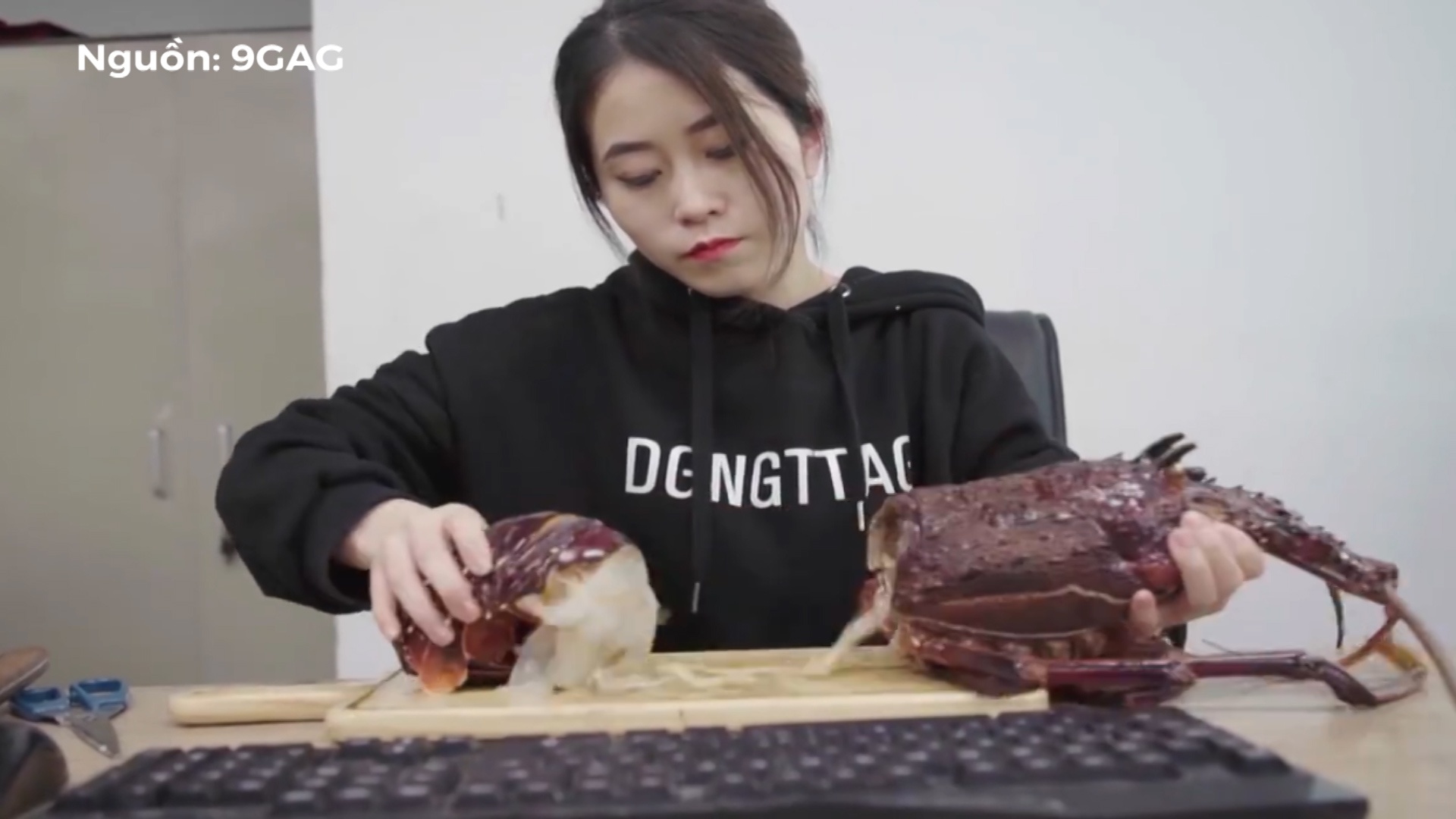 “Thanh an cong so” tiep tuc  tro tai nau tom hum hinh anh