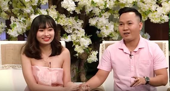 Cap doi ke chuyen yeu set danh, cuoi ngay tai Yeu La Cuoi hinh anh