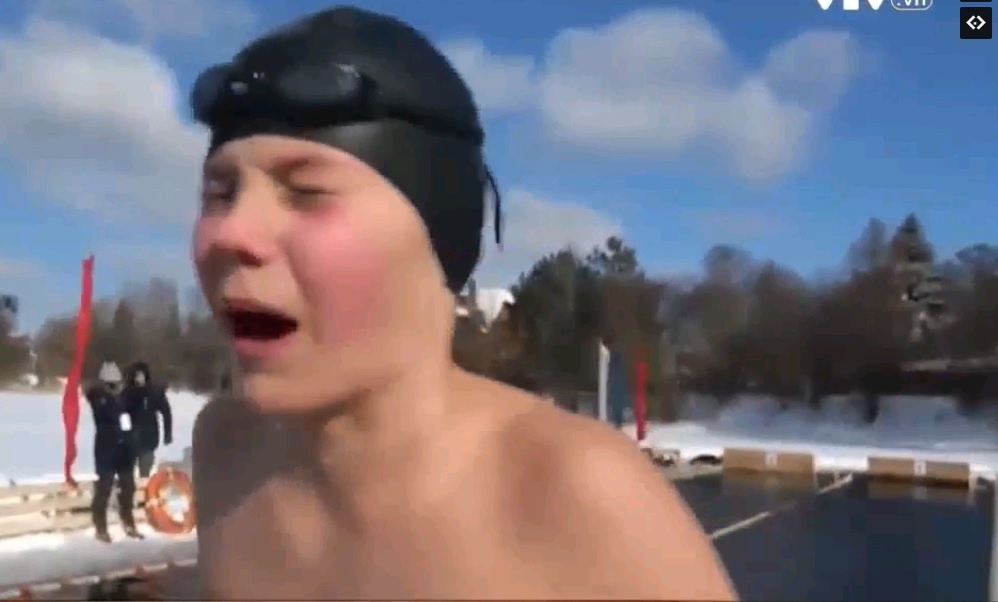 Cuoc thi boi trong thoi tiet am do o Nga hinh anh