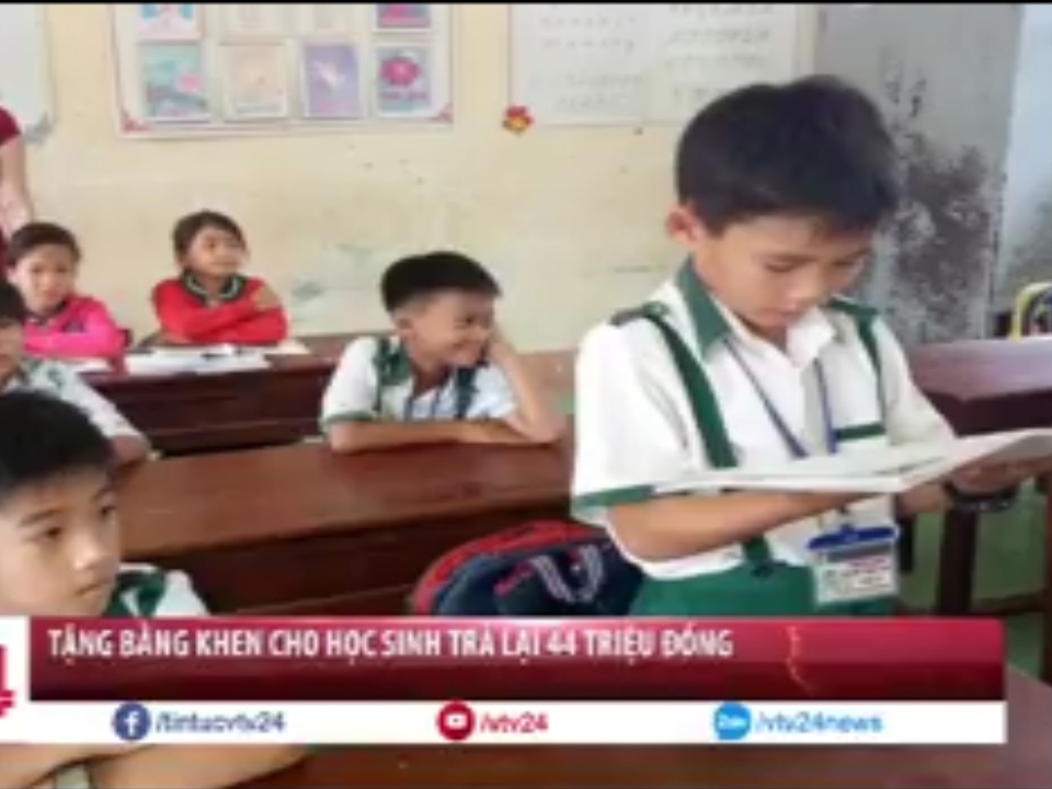 Tang bang khen cho hoc sinh tra lai 44 trieu dong hinh anh