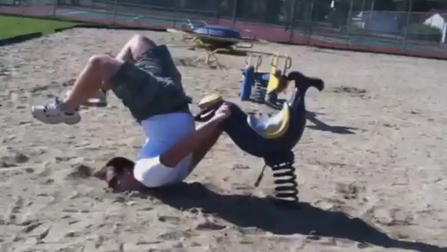 Tong hop nhung cu te 'sap mat' vi bat chuoc trao luu hinh anh