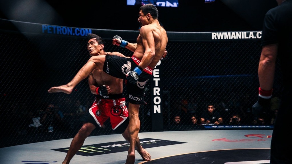 Nhung pha ha guc doi thu nhanh nhat giai dau MMA hinh anh