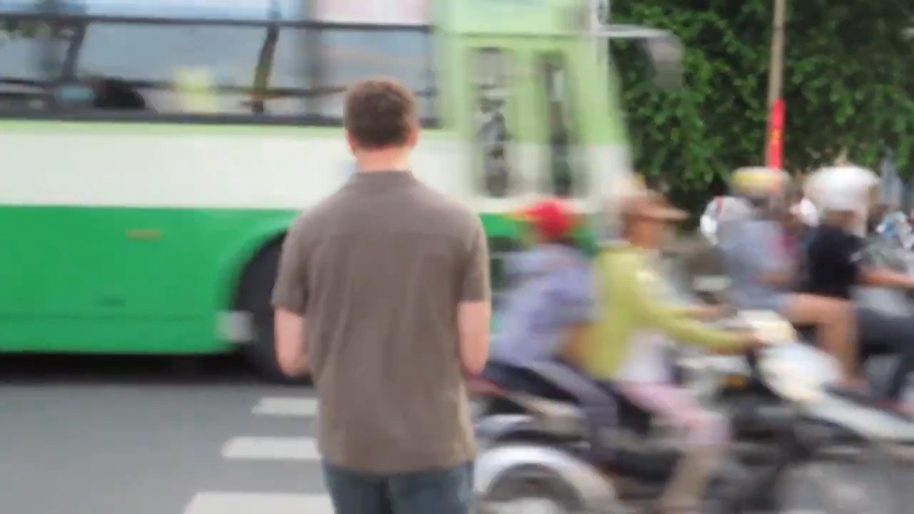 Pha sang duong 'lanh lung' cua anh Tay khien nhieu nguoi tron mat hinh anh