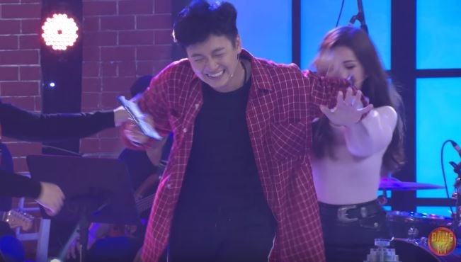 Hau truong Si Thanh lien tuc 'an hiep' Ngo Kien Huy tren San dau ca tu hinh anh