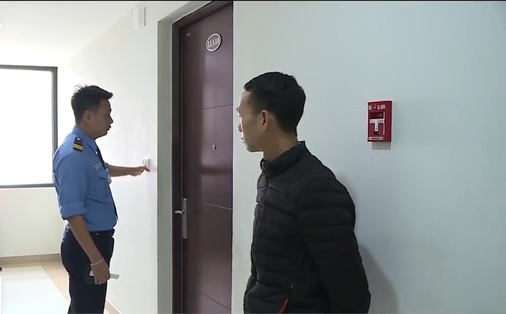 Cong ty chan dat sinh vien ban hang rong da dong cua hinh anh