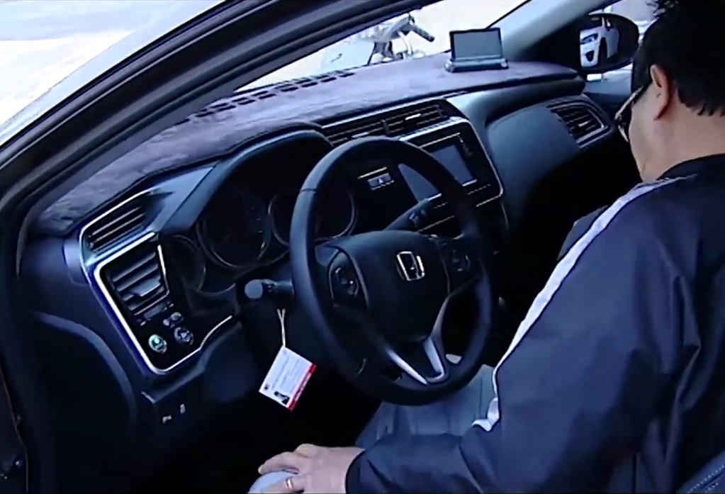 Oto gia re co thuc su re? hinh anh