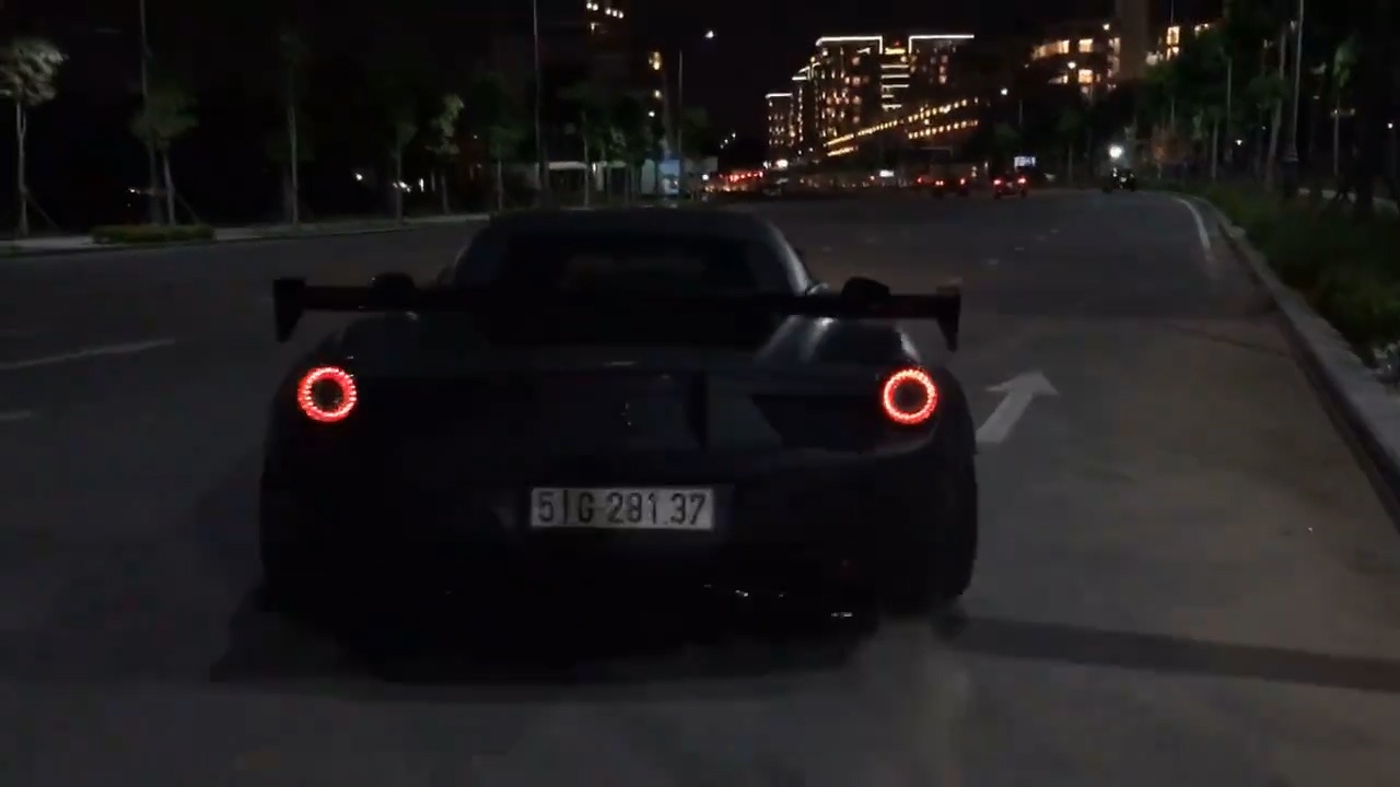 Man drift sieu xe Ferrari 458 Italia hinh anh