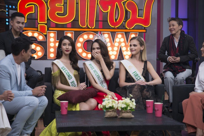 Huong Giang Idol: 'Toi phai cam on nguoi phien dich dem chung ket' hinh anh