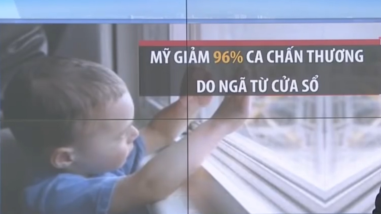 Nhung bien phap giup tre tranh bi roi tu tren cao hinh anh