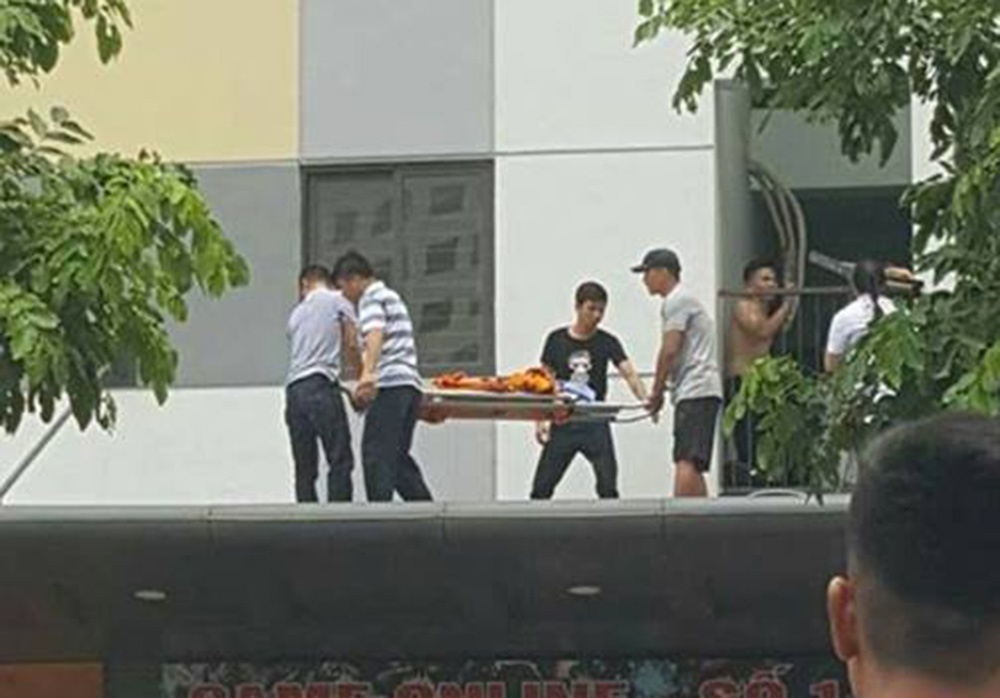 Lat lai nhung vu tre em roi tu toa nha cao tang hinh anh