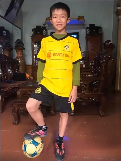 Cau be Ha Tinh di bong nhu Messi co co hoi duoc du tuyen doi tre hinh anh