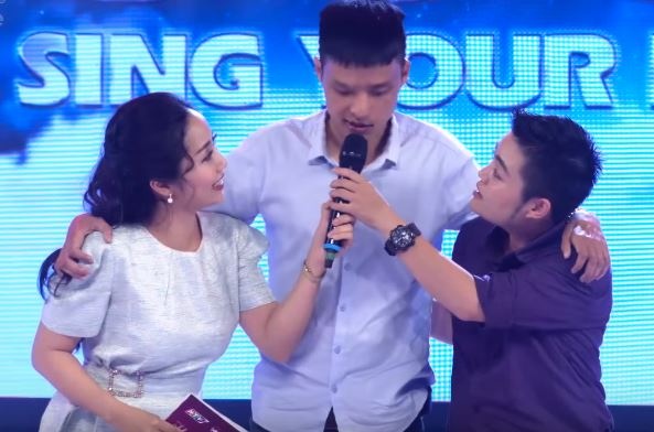 Giong ca noi luc hat cho ban bi u than kinh tai Hat mai uoc mo hinh anh