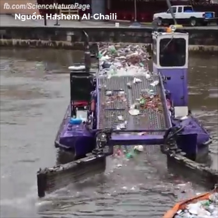 Thiet bi tu lam sach rac thai tren dong song hinh anh