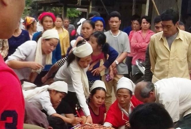 Thay lang pha thai bang que nua gay tu vong thai phu hinh anh