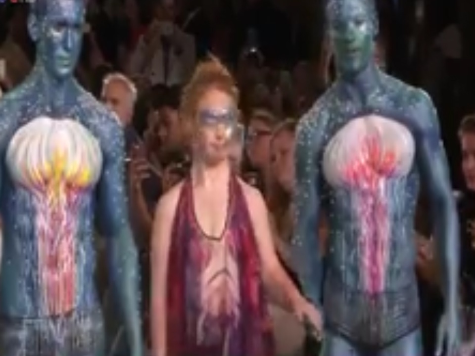 Co gai benh down tro thanh nguoi mau noi tieng hinh anh