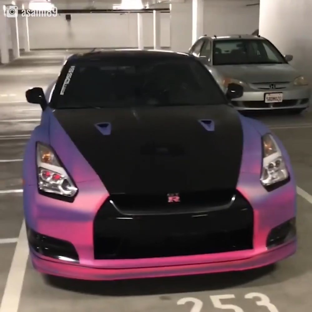 Chiec oto co the thay doi mau sac theo y chu nhan hinh anh