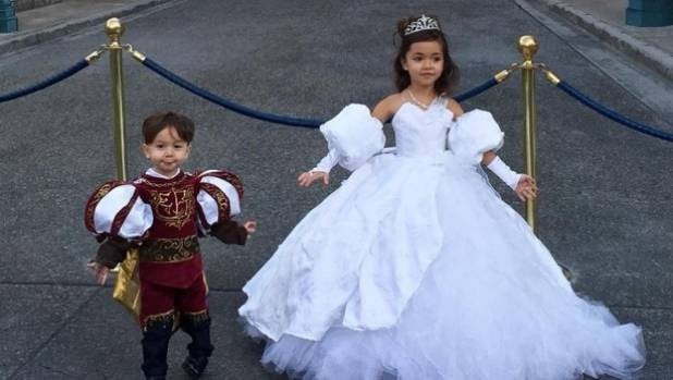 Nguoi thiet ke nhung bo vay Disney y het phim hinh anh