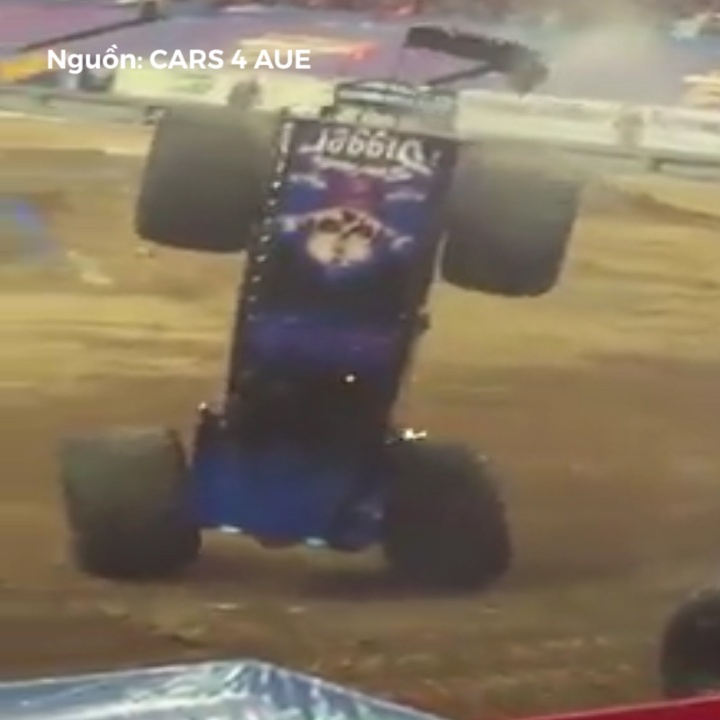 Man bieu dien lai xe vuot dia hinh bang hai banh hinh anh