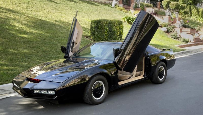 Xuat hien chiec xe thong minh hieu tieng nguoi trong phim Knight Rider hinh anh