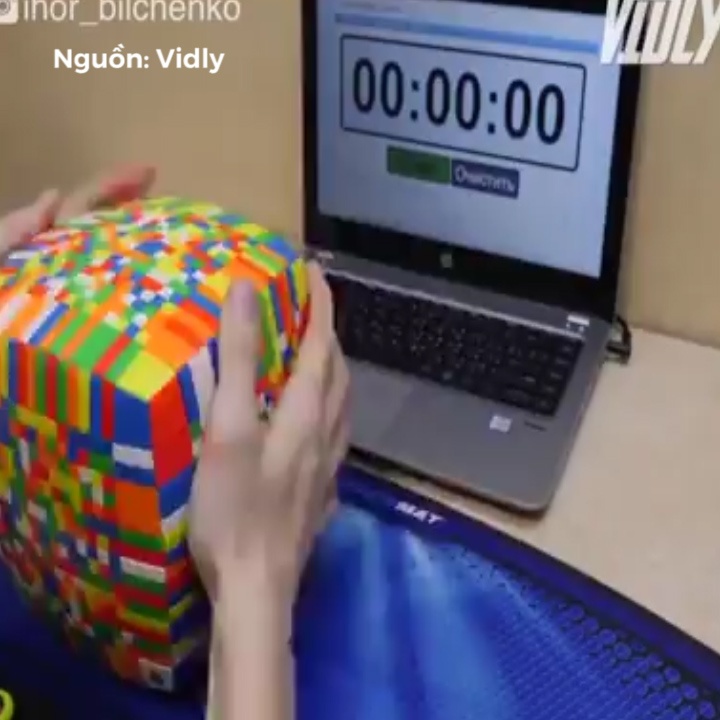 Chinh phuc khoi rubik 17x17 trong 5 gio hinh anh