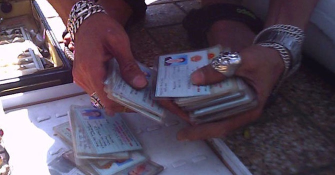 Cong khai mua ban chung minh thu tai cac hieu cam do hinh anh