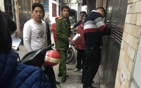 Nghi van co giao o Ha Noi bi chong cu tat axit hinh anh