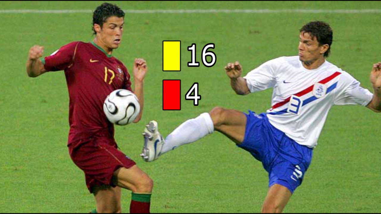 Xem C.Ronaldo bi 'triet ha' o tran dau nhieu the phat nhat World Cup hinh anh