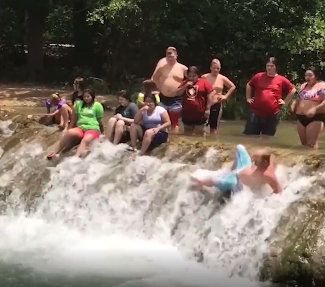 Nhung cu nga hai huoc nhat tren Internet thang 3 hinh anh