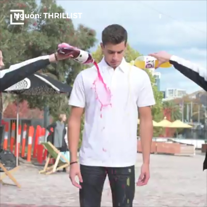 Chiec ao co kha nang chong dinh voi nhieu loai vet ban hinh anh