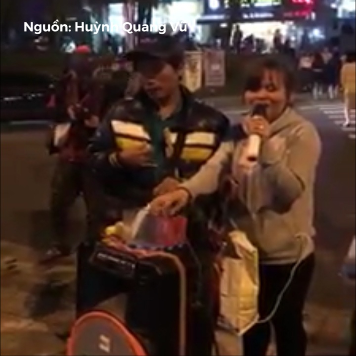 'Phai long con gai Ben Tre' ngot lim cua co gai ban ganh hang rong hinh anh