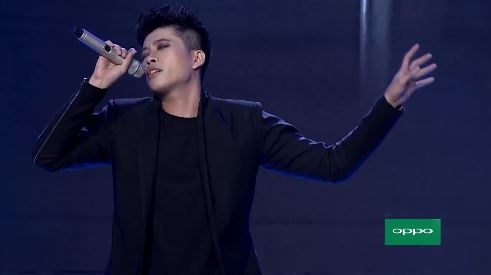 Tuan Anh mang hinh anh tu nhan vao bai hat Sao toi vao day hinh anh