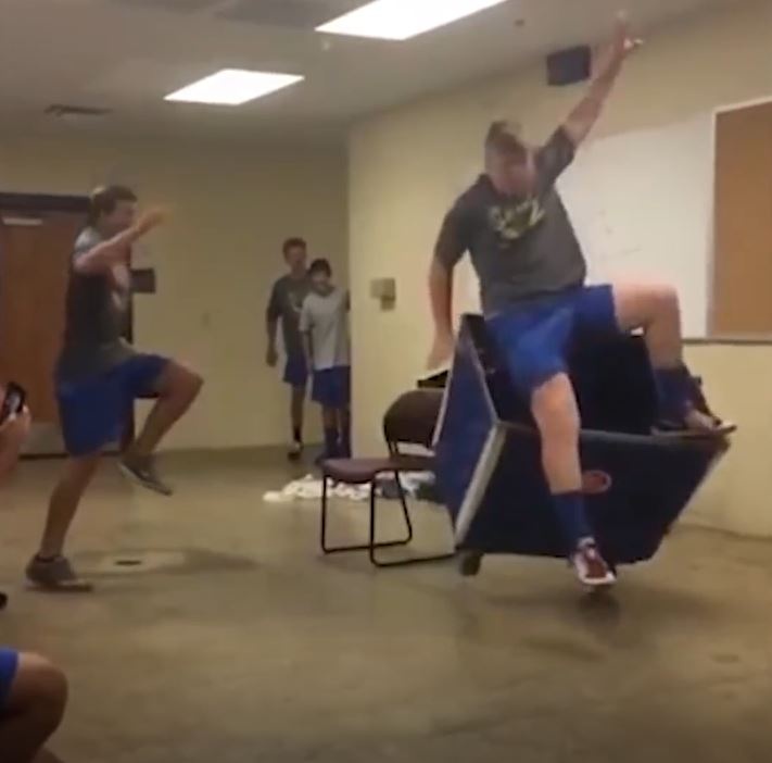 Nhung man tap nhay cao 'loi' nhat chi co trong truong hoc My hinh anh