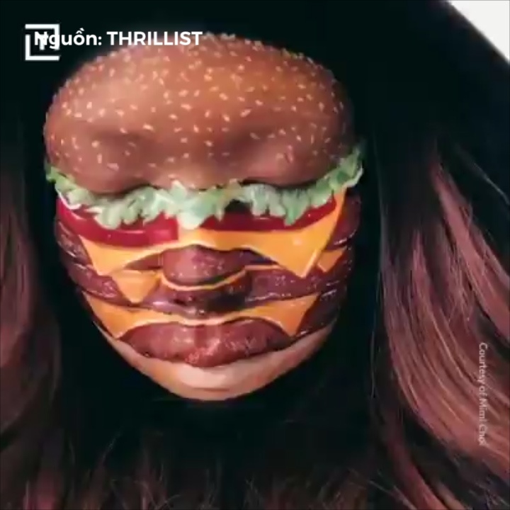 Co gai bien co the minh thanh nhung mon ngon bang trang diem hinh anh