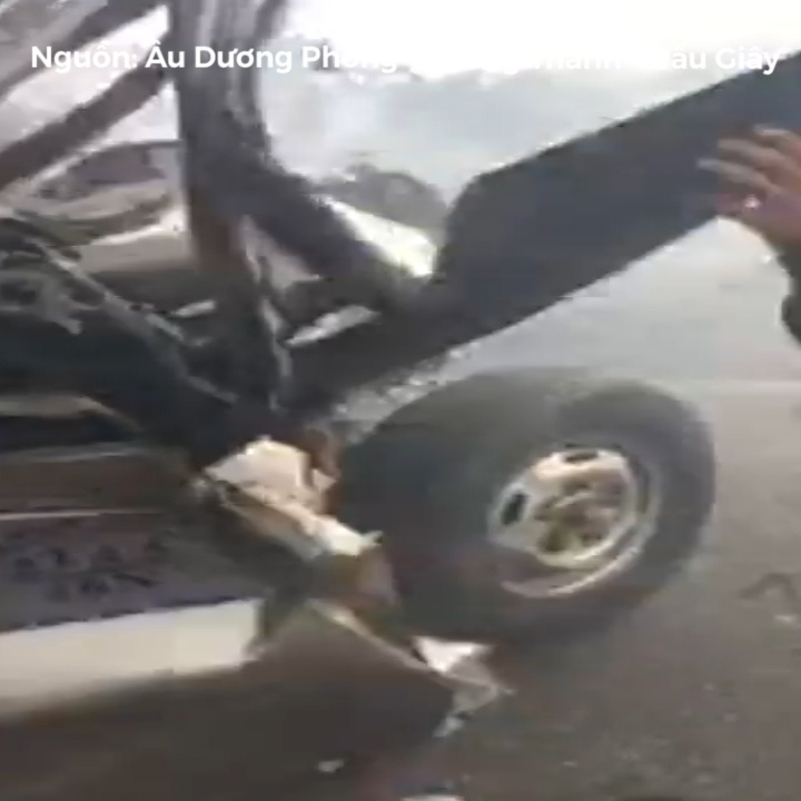 Oto va cham lien hoan tren cao toc TP.HCM - Long Thanh - Dau Giay hinh anh