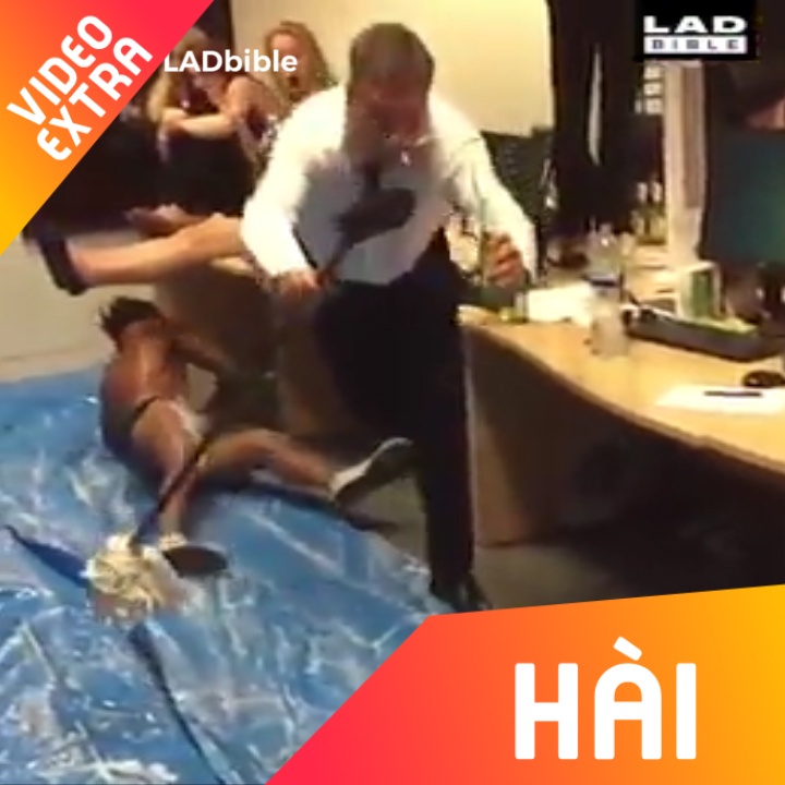 Nhung nguoi hai huoc tim kiem niem vui trong cong viec hinh anh