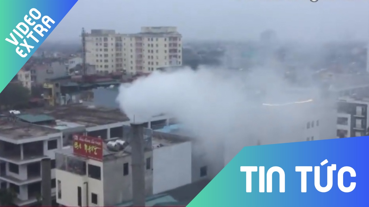 Nha may xa khoi giua khu dan cu tai Ha Noi hinh anh