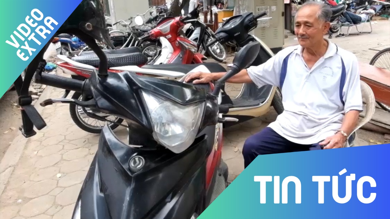 Gap 'ong lao gan' lam xe om mien phi cho nguoi ngheo o Ha Dong hinh anh